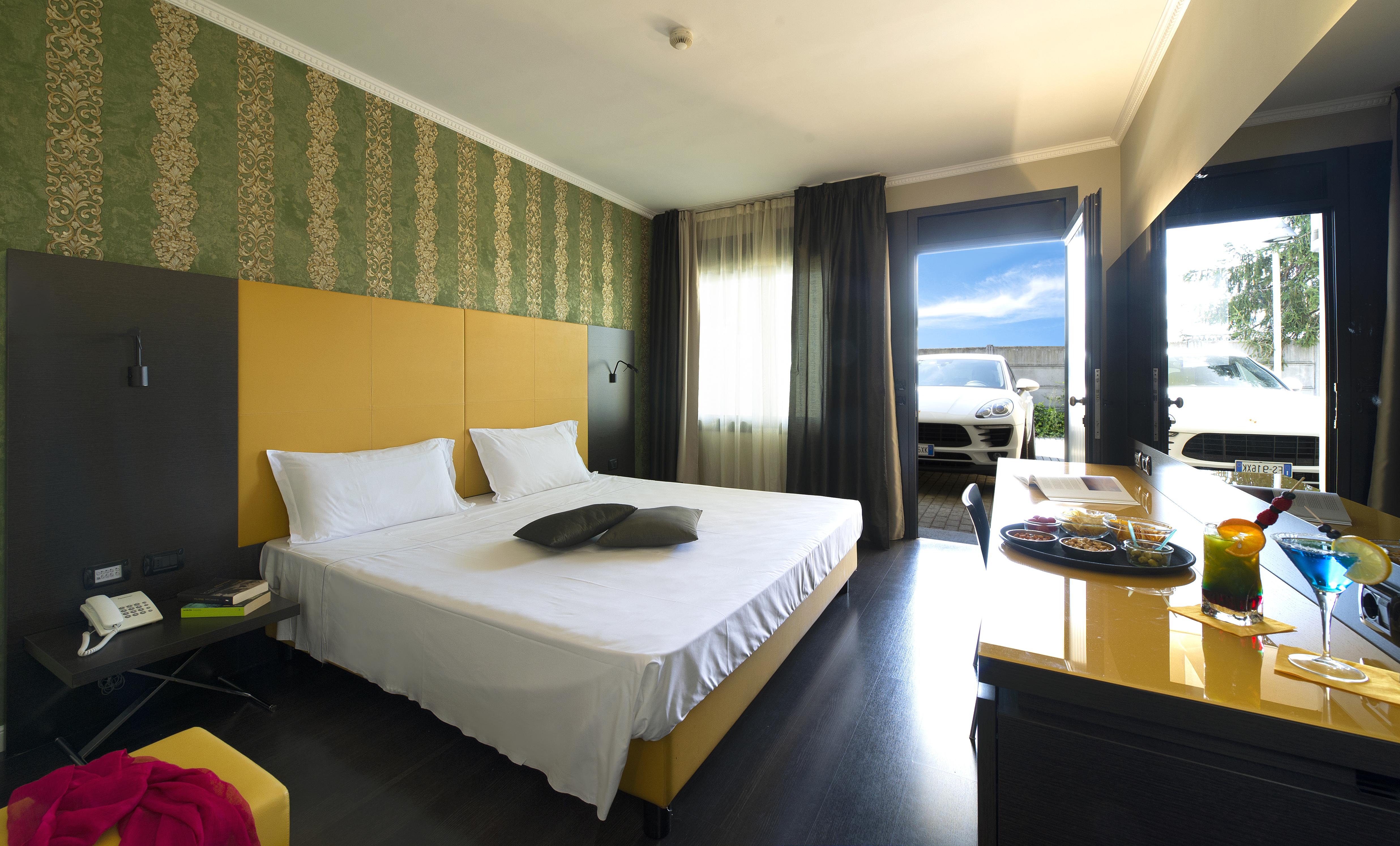 D120 Hotel