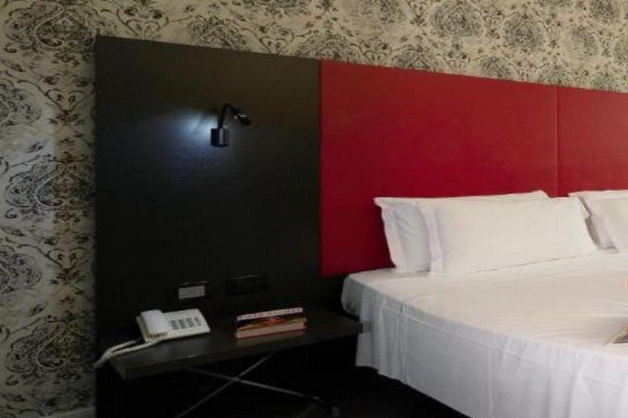 D120 Hotel